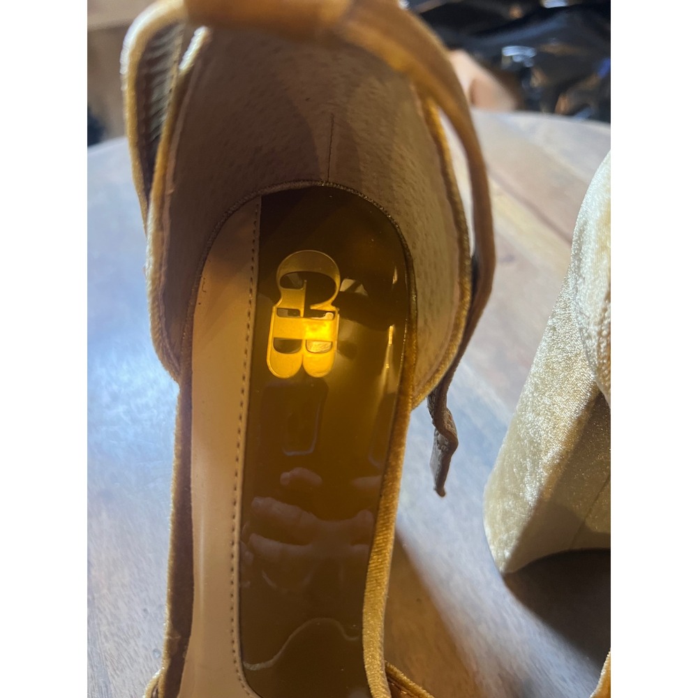GB Womens Platform Heels Velvet Square Toe Gold 8.5M - Picture 2 of 5